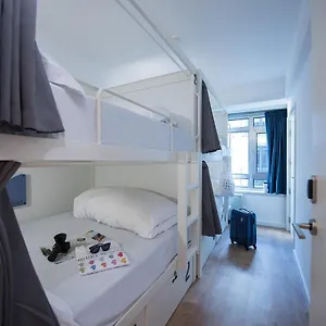 bluesock-hostels-lisboa.hotels-lisbon-portugal.com/